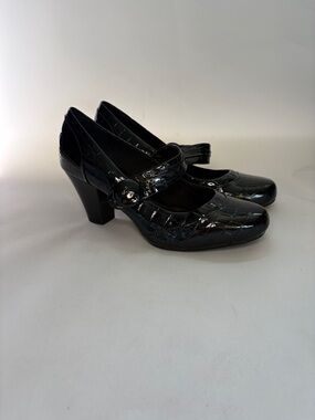 Clarks Brynn Posey Croc-Print Mary Jane Shoes Size 10
